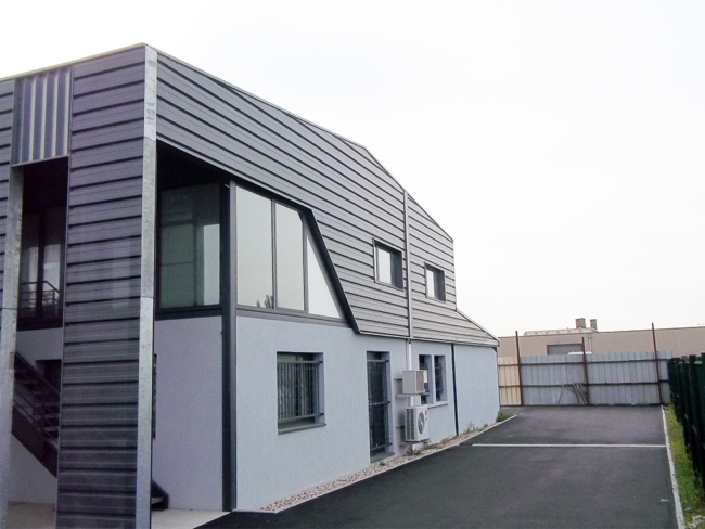 Bardage nervuré métallique